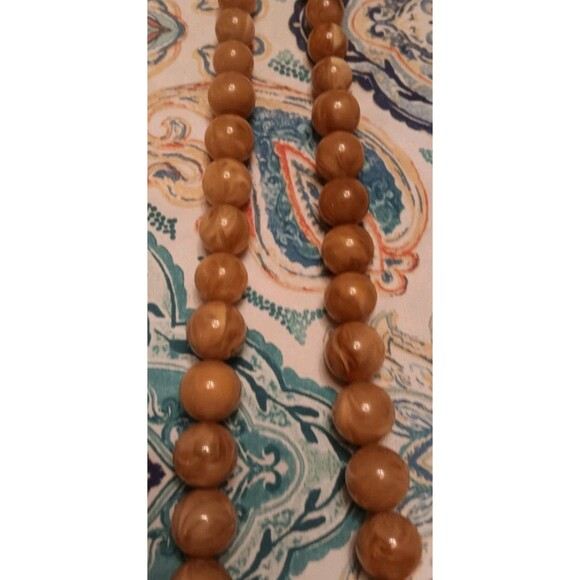 Vintage Les Bernard Marble Swirl  Acrylic Bead Necklace Caramel Cream Chocolate - Picture 3 of 7